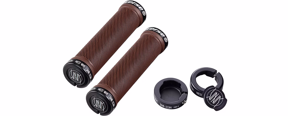 PUÑo reverse Nico Vink Brown